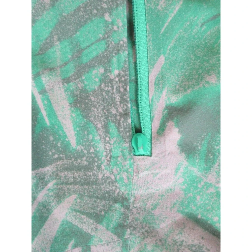 Lululemon Swimming Trunks Live In Practice Mens 32 Vibrant Green
